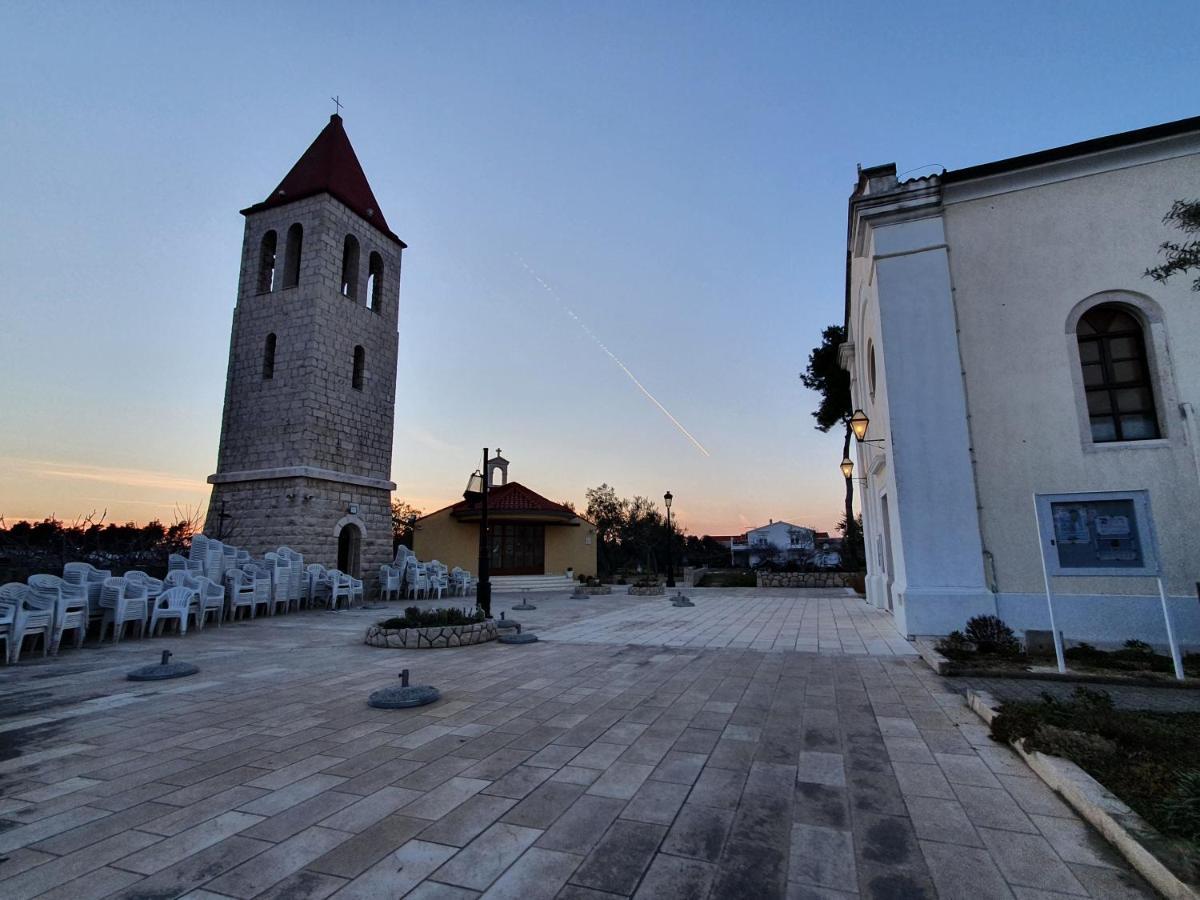 Apartmán Lipa Mare Vir Exteriér fotografie